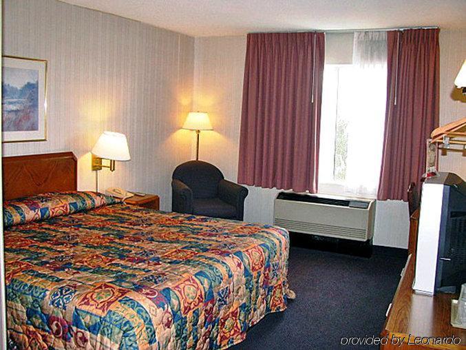 Super 8 By Wyndham West Columbus